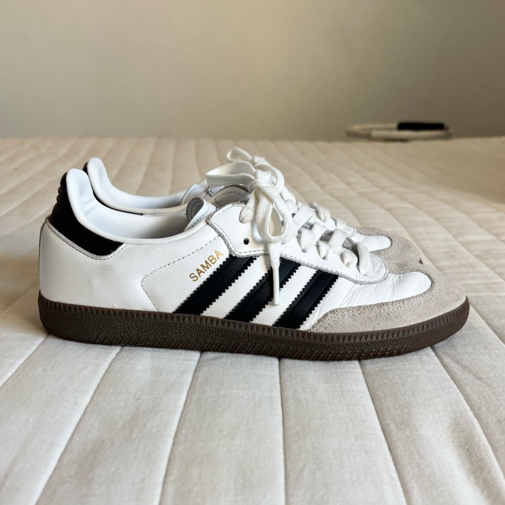 adidas Samba OG White w/ Black stripes Women’s Sz 7.5